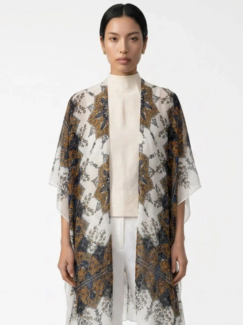 WOVEN HEART | Medallion Floral Print Kimono Wrap White, Navy & Gold Women’s OSFM